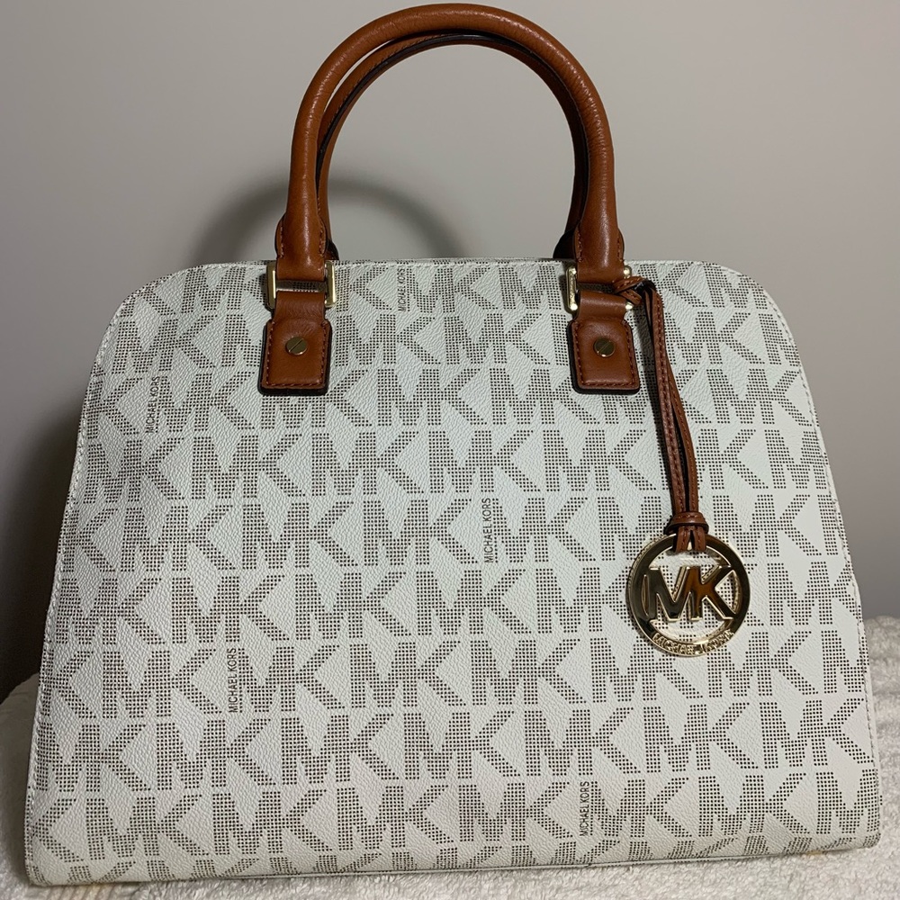 NWT Michael Kors Jet Set Travel Bag